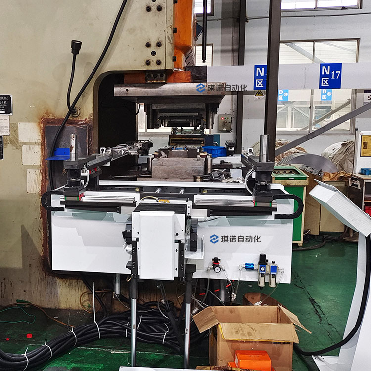 三次元機(jī)械手 三次元機(jī)械手