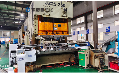 250T沖床三次元機(jī)械手，BYD新能源汽車